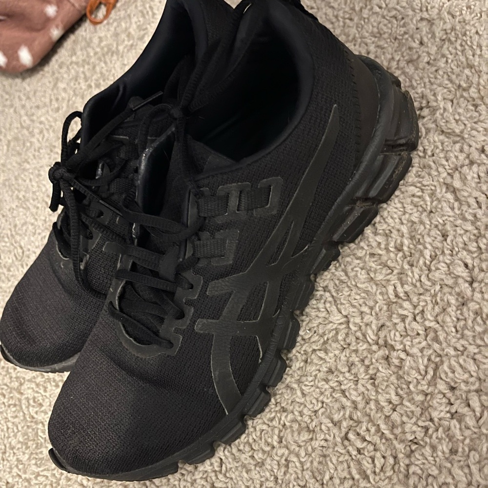 Asics womans shoes size 8.